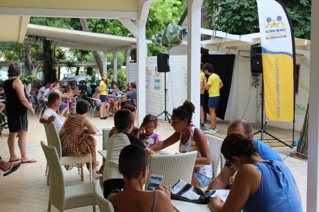 Hotel Fabrizio Rimini Kültér fotó