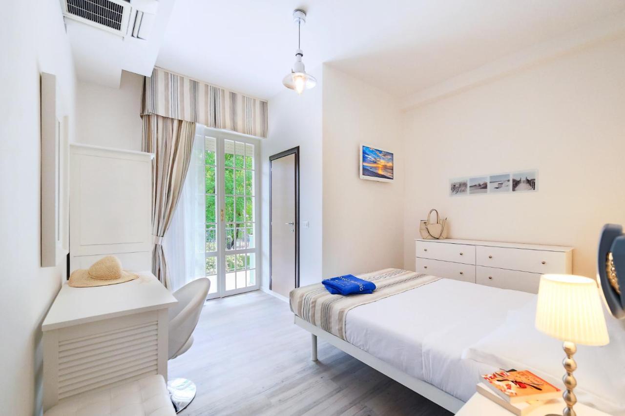 Hotel Fabrizio Rimini Szoba fotó