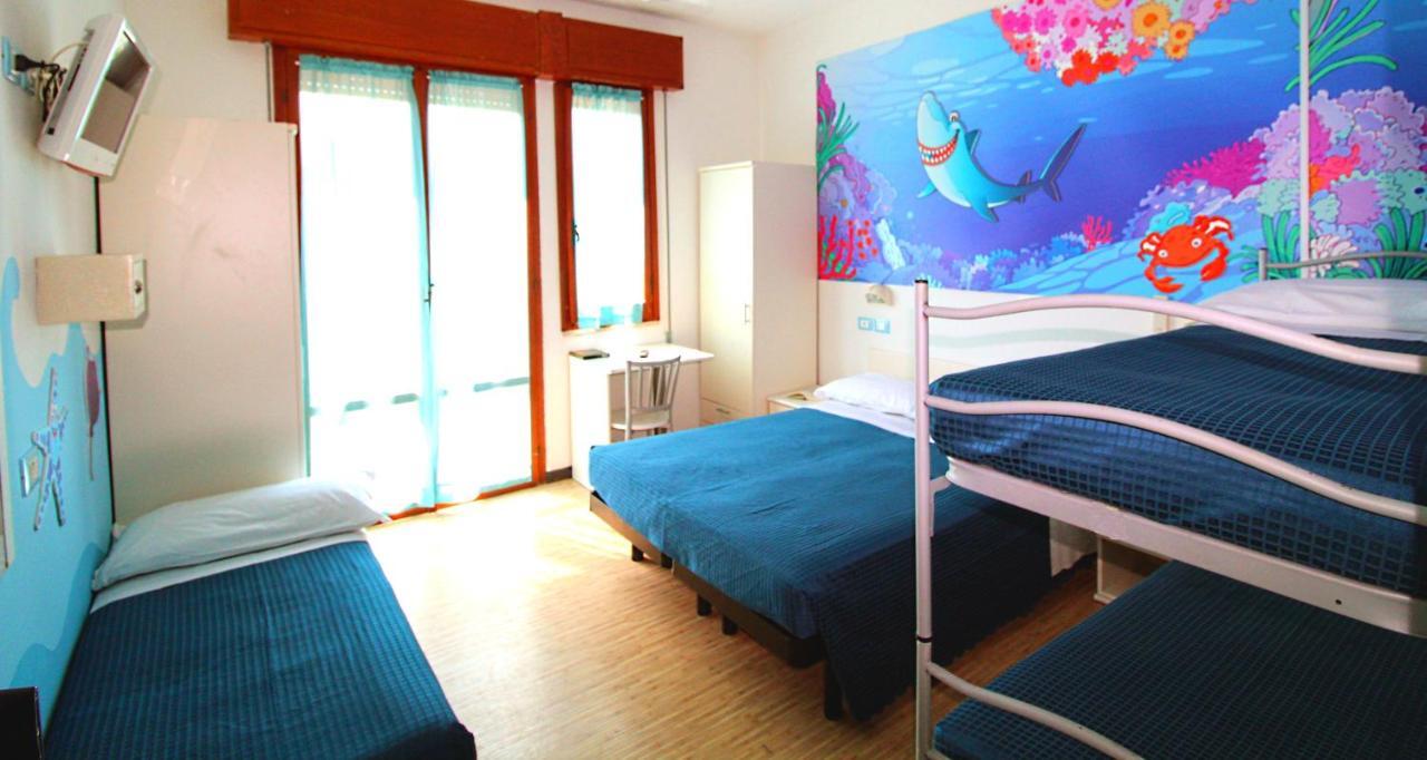 Hotel Fabrizio Rimini Kültér fotó