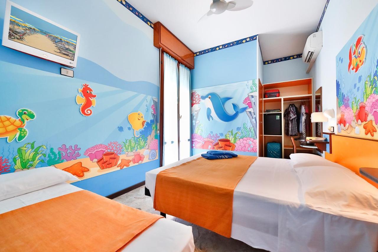 Hotel Fabrizio Rimini Szoba fotó